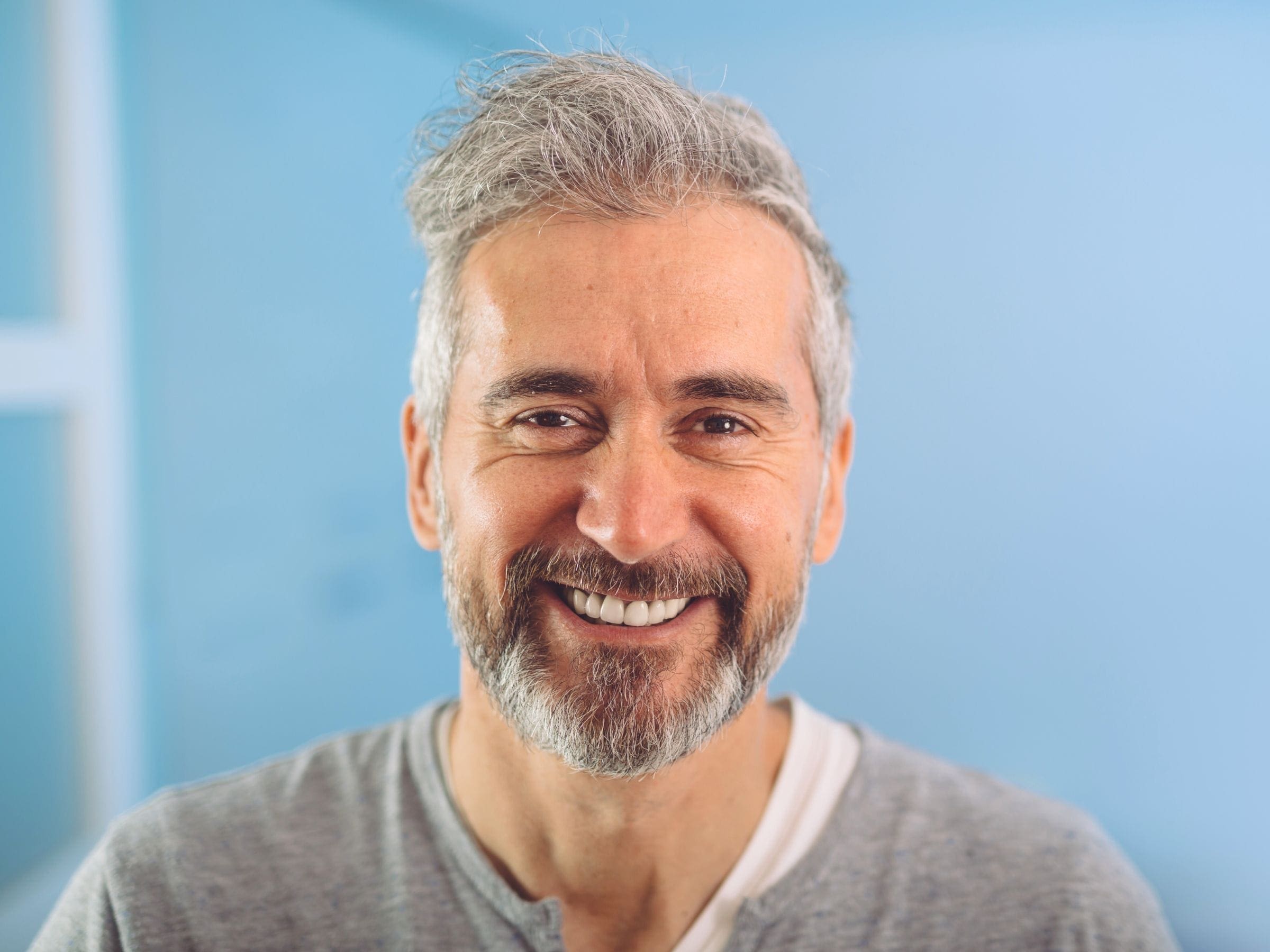 Pedro é membro do Clube do Empoderamento Digital e um aluno que usa o marketing de afiliados para divulgar seus próprios produtos e os de seus parceiros - Clube do Empoderamento Digital