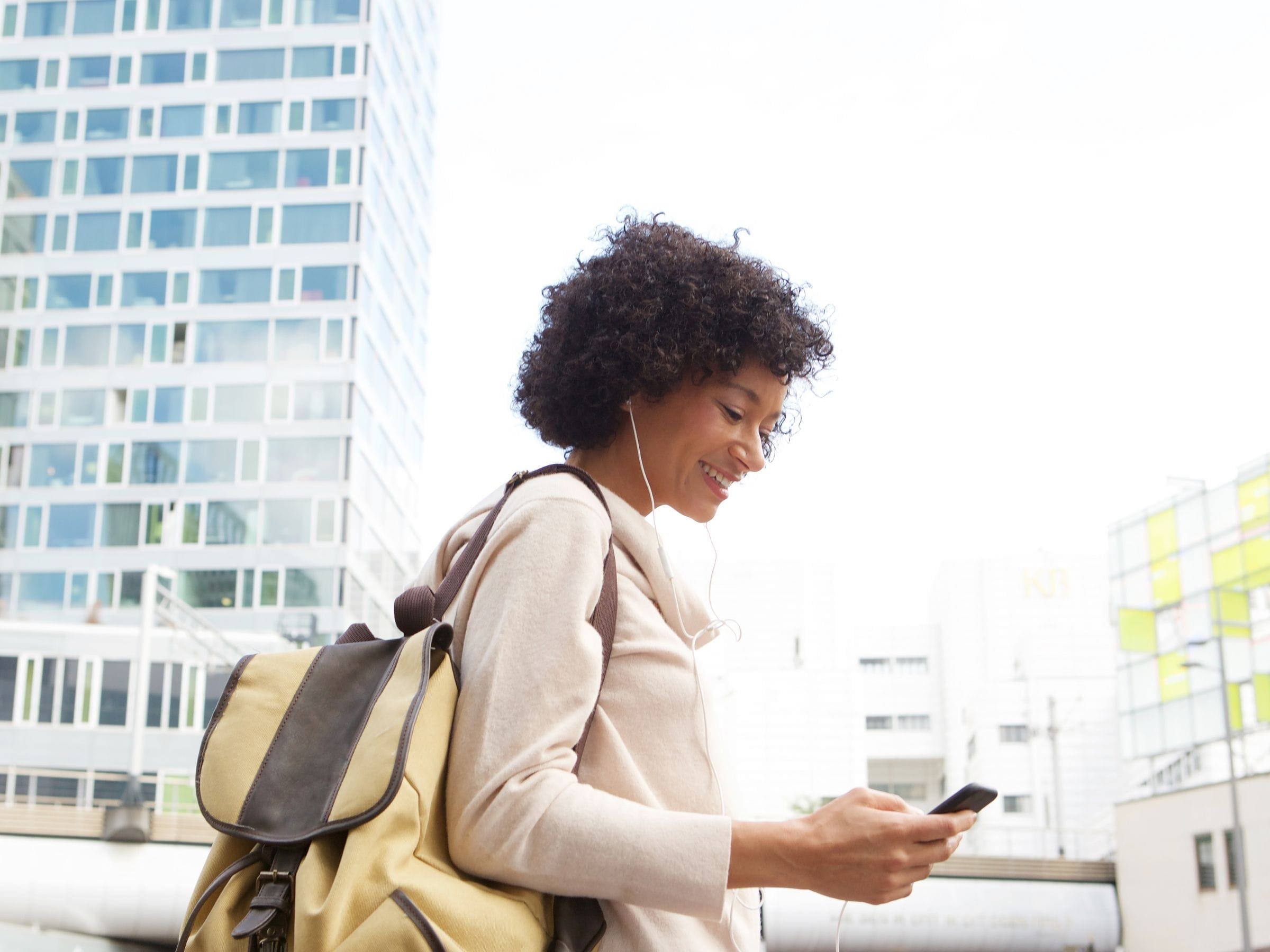 Sofia sabe o seu programa de afiliados esteve trabalhando e depois de chegar ao destino apareceram mais vendas dos seus produtos digitais - Clube do Empoderamento Digital